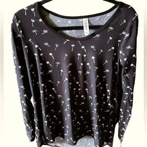 Lularoe small black long sleeve Lynnae t shirt with white palm trees! NWT